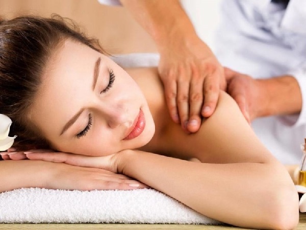 Massage sẽ giúp thư giãn toàn bộ cơ thể bạn 